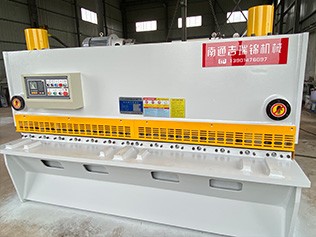 液壓閘式剪板機(jī)